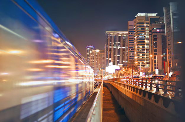 train-by-night-dubai_641386-1183